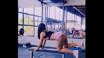 Fitness Garota Treinando Bunda Grande Brasileira Tes O Na Academia Pau Grande Sexdoll 520