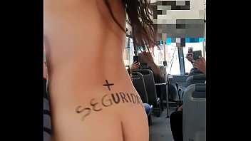 Actriz Porno Protesta Desnuda En Transporte Publico